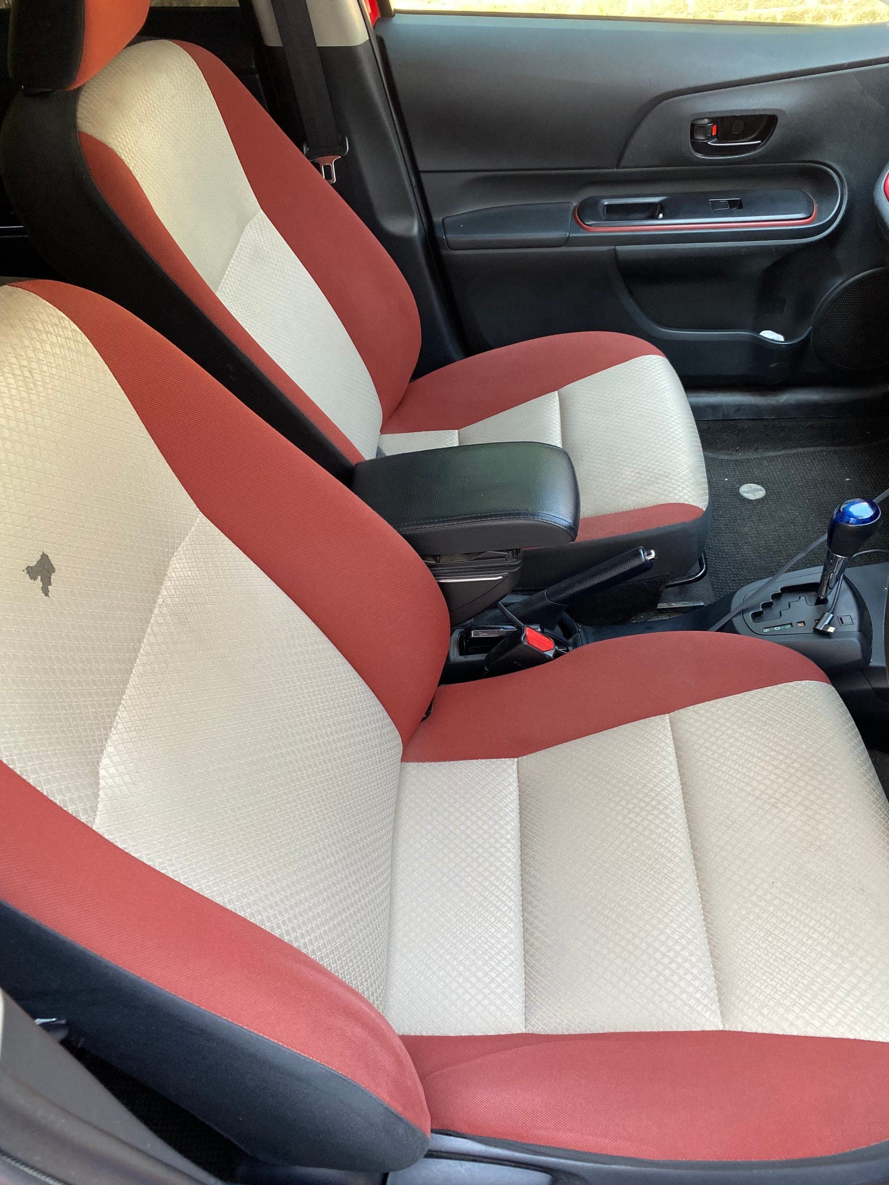 Photo view of 2015 Toyota Aqua