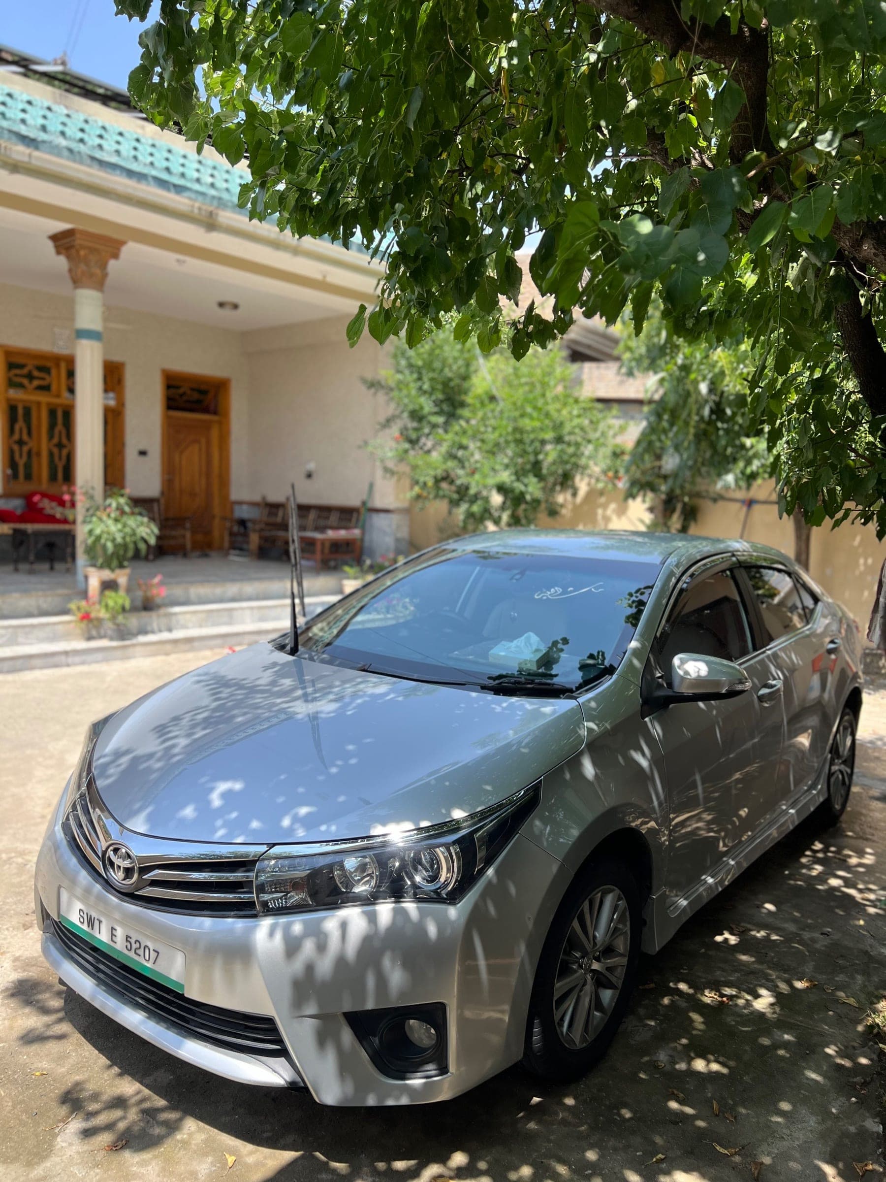 Photo view of 2014 Toyota Corolla Altis 1.6