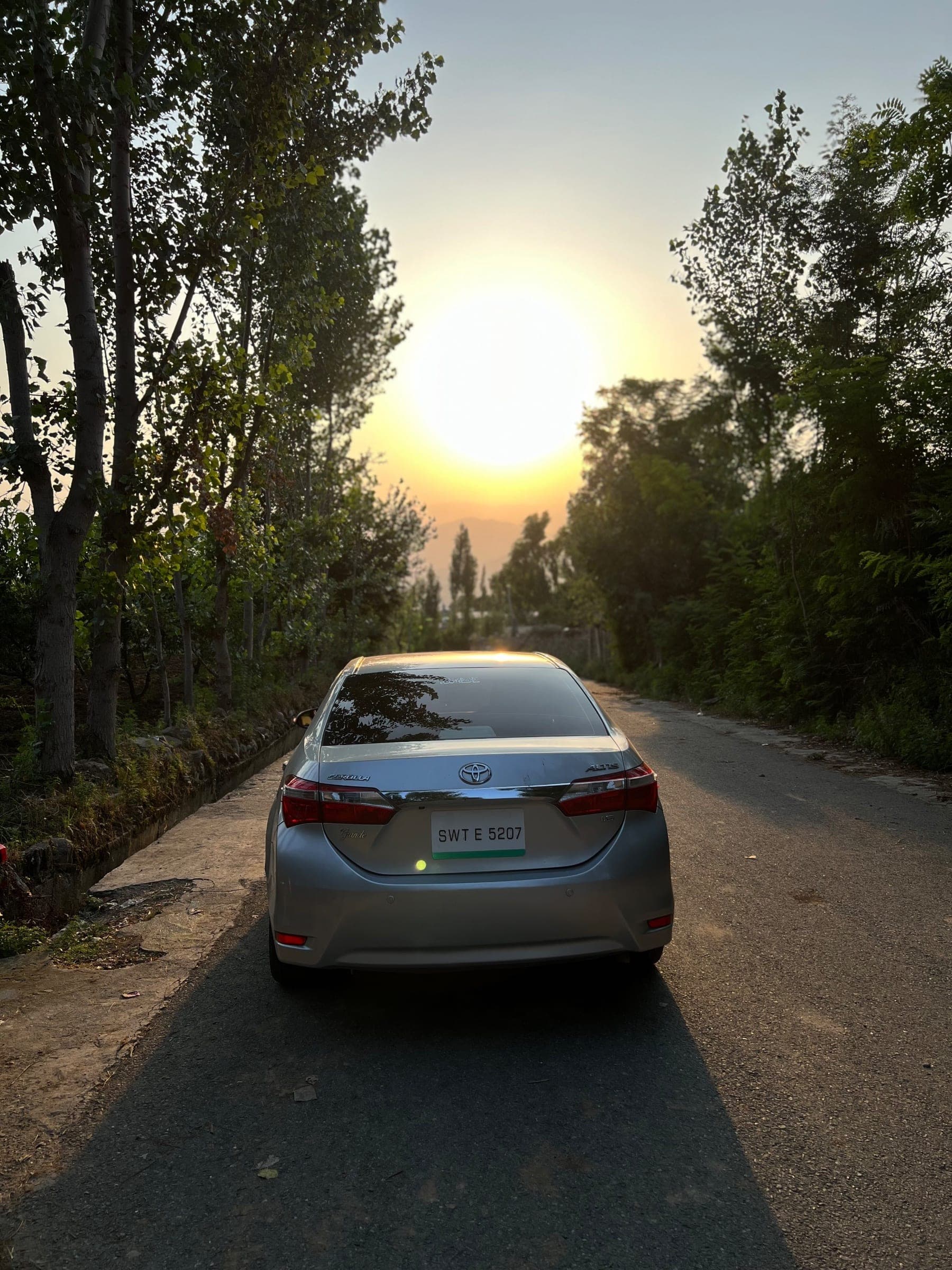 Photo view of 2014 Toyota Corolla Altis 1.6