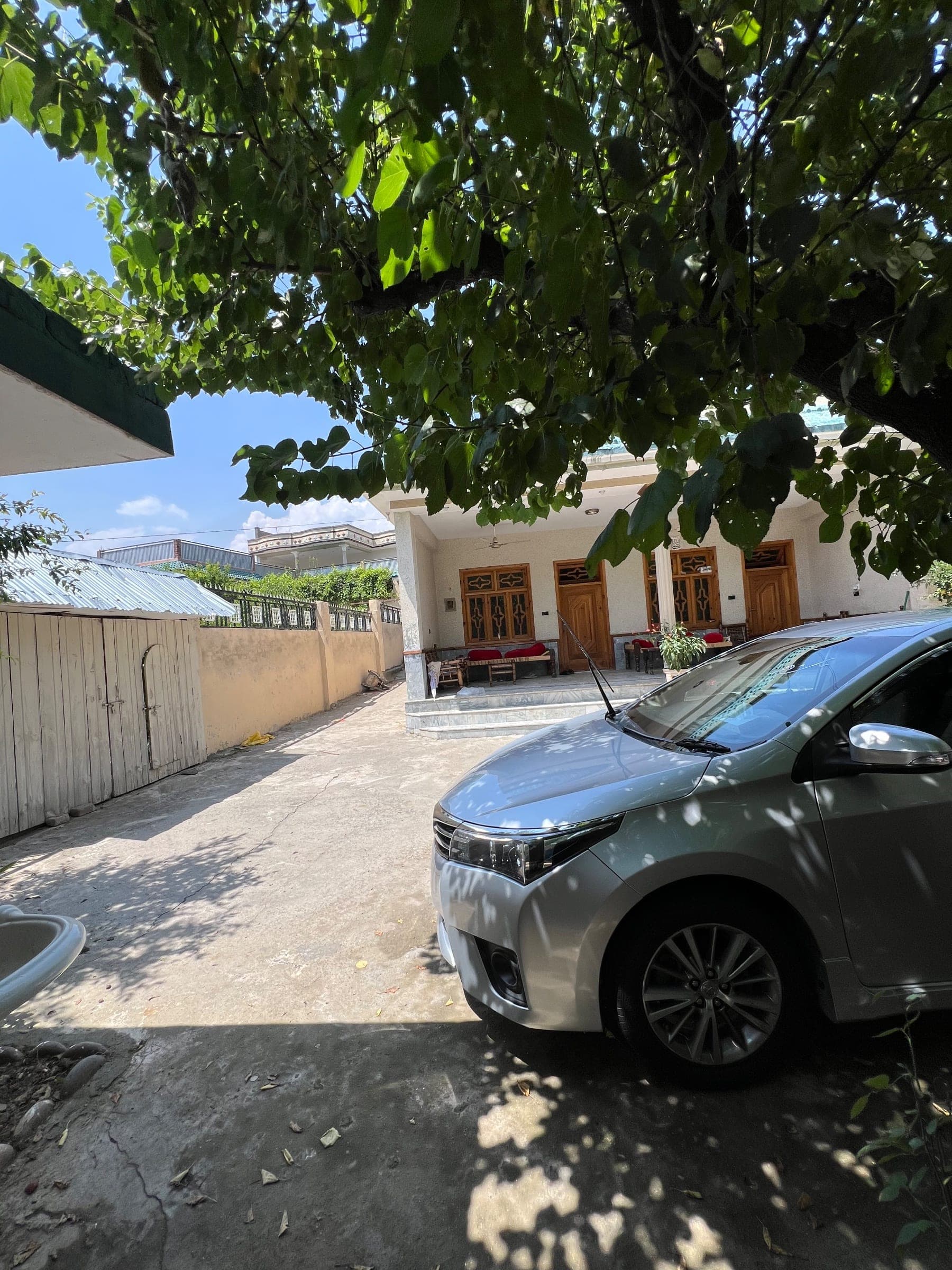 Photo view of 2014 Toyota Corolla Altis 1.6